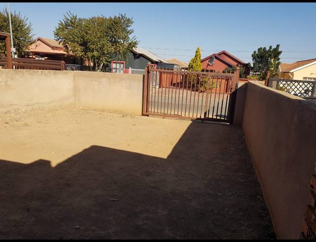 2 BEDROOM HOUSE SOLD IN SOSHANGUVE VV